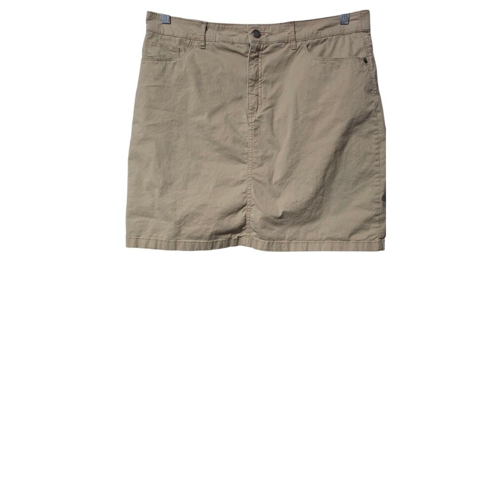 CROFT & BARROW size 14 Classic Fit Effortless Stretch Denim Skort